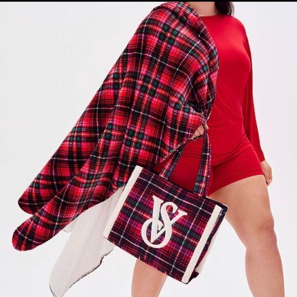 Victorias Secret Extra Cozy Plush Sherpa Blanket red plaid 50”x60” - Picture 1 of 5
